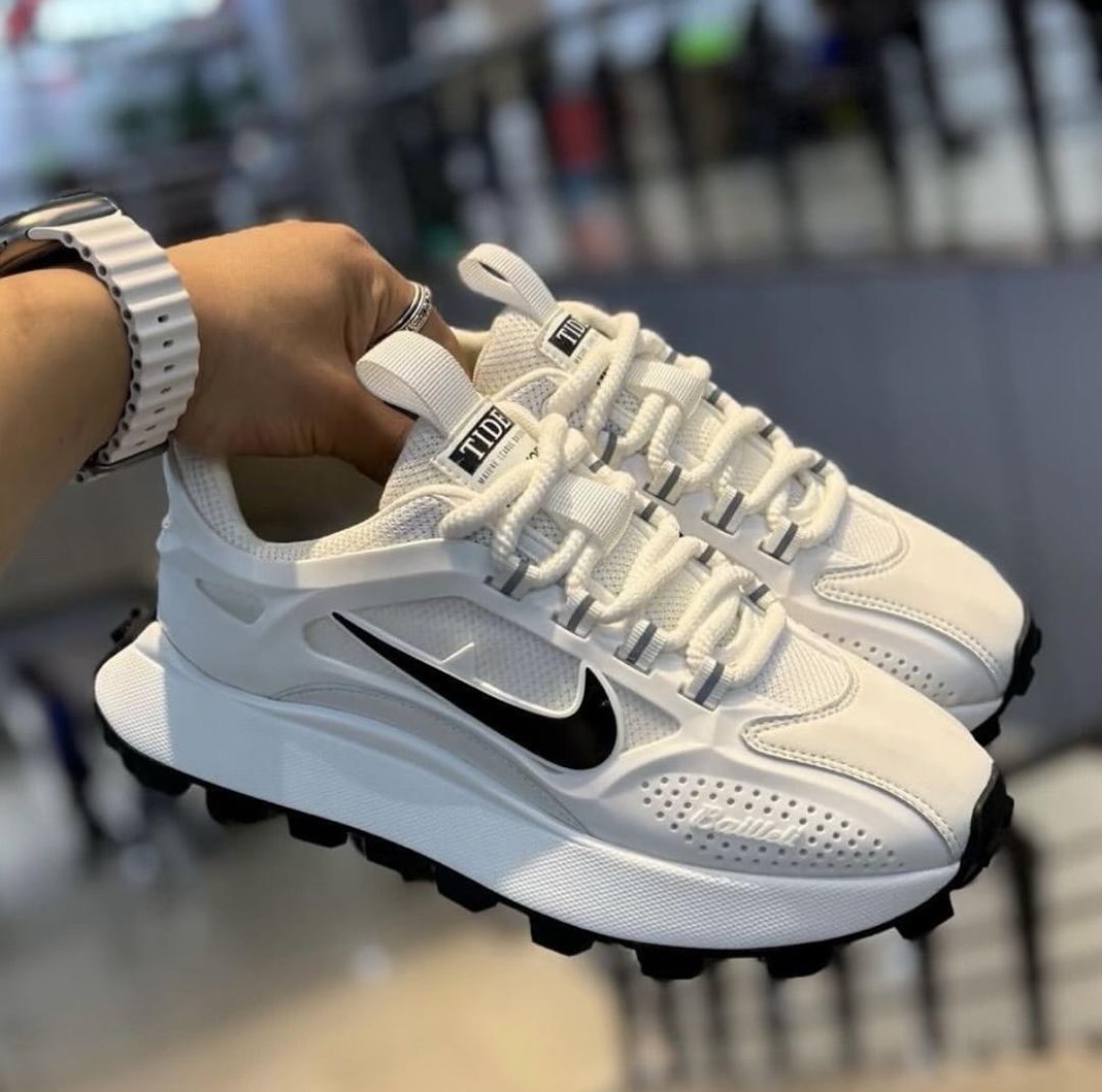 Authentic Nike V2K Run