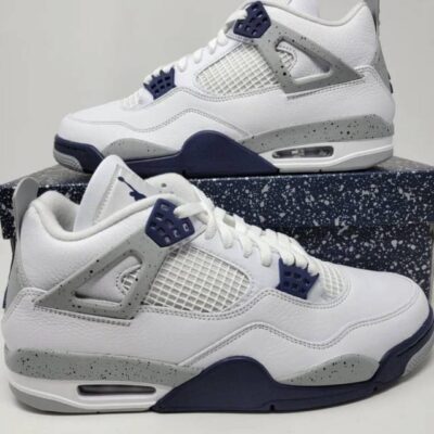 Air Jordan 4 Retro Midnight Navy