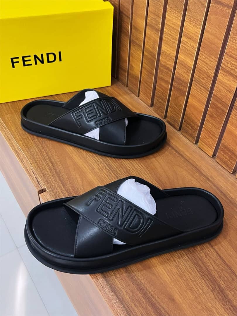 Fendi Roma Leather Slides