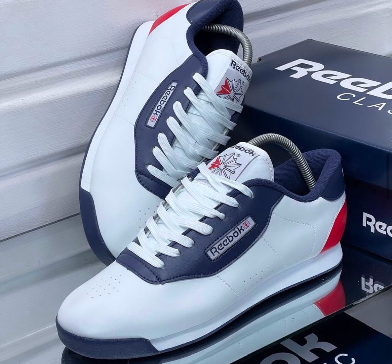 Reebok Sneakers
