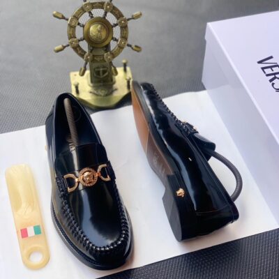 Men Luxury Black Patent Leather Medusa Hardware Loafers